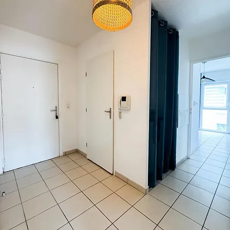 Bel Climatise & Parking Apartment *