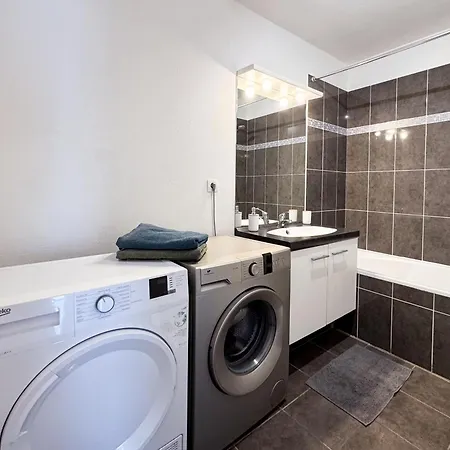 Bel Climatise & Parking Apartment *