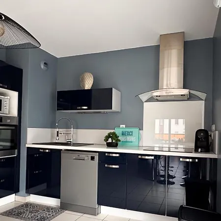 Bel Climatise & Parking Apartment *