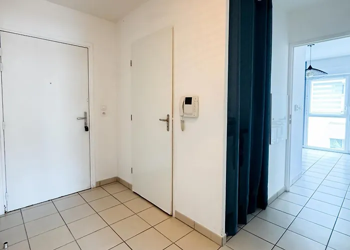Neuf Climatisé Avec Parking Appartement *